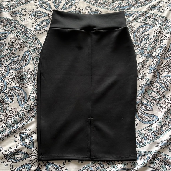 Revamped Pencil Skirt, Size M (NWT) - Picture 5 of 5